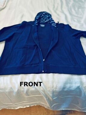 JACKET, NAVY, SIZE 3X, ZIPPER FRONT, HOOD, 2 POCKETS, LONG SLEEVES, RIBBED HEM &